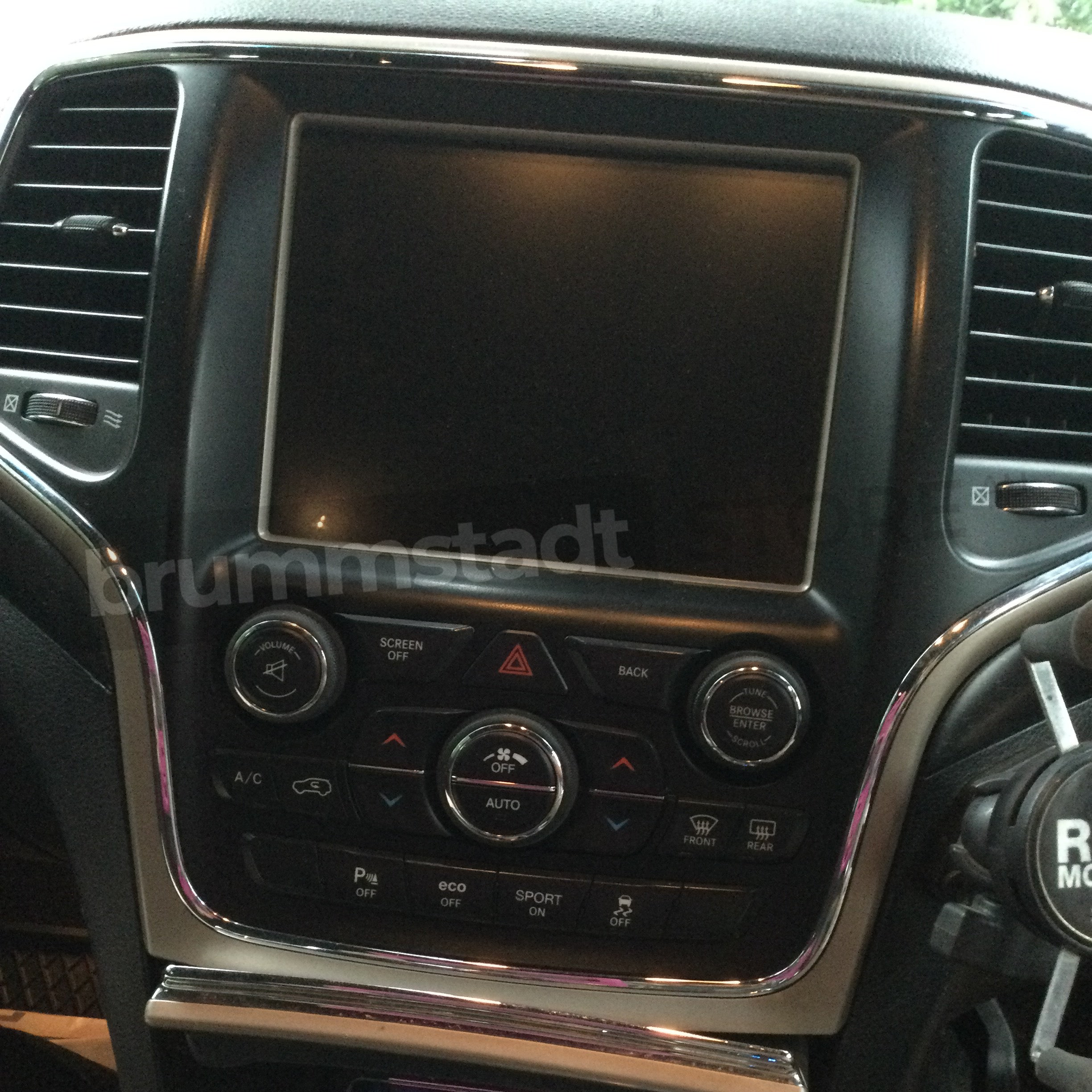 8.4-Inch Screen (full touchscreen)